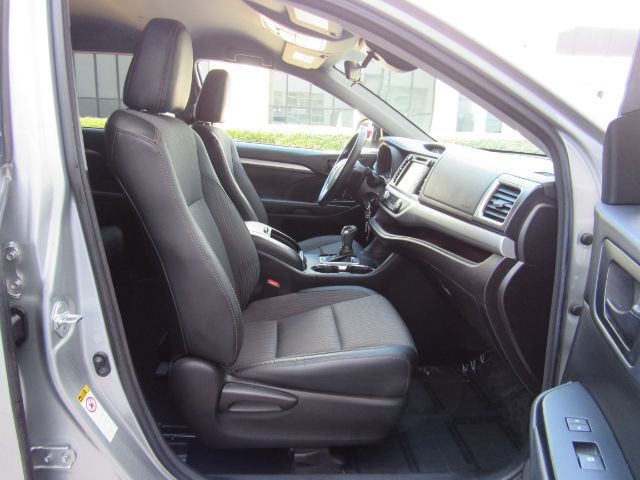 2018 Toyota Highlander LE | LE Plus Plano TX