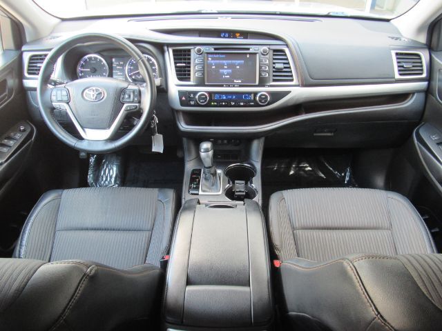 2018 Toyota Highlander LE | LE Plus Plano TX