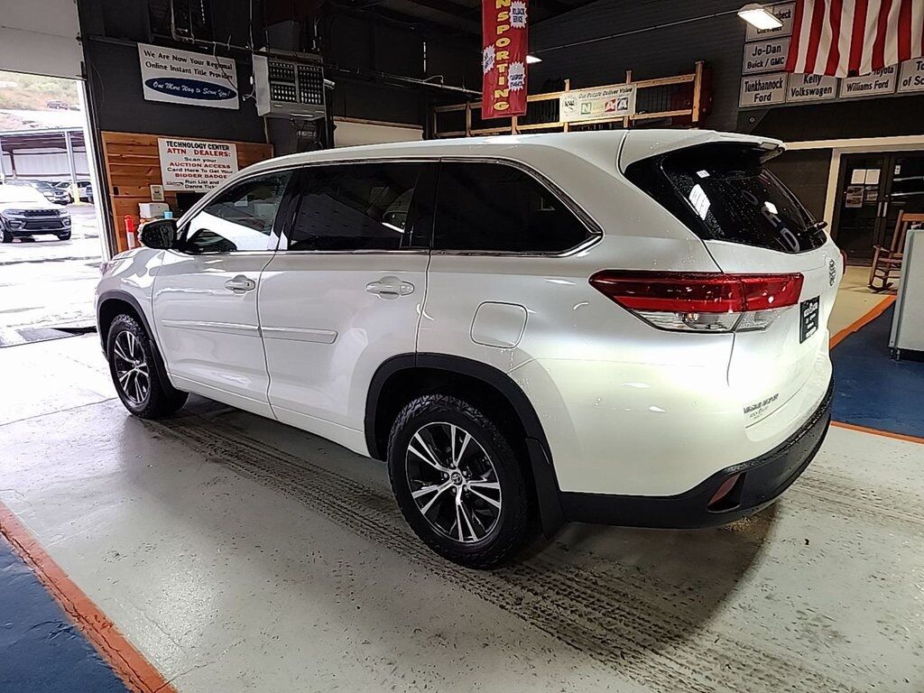 2018 Toyota Highlander LE Akron
