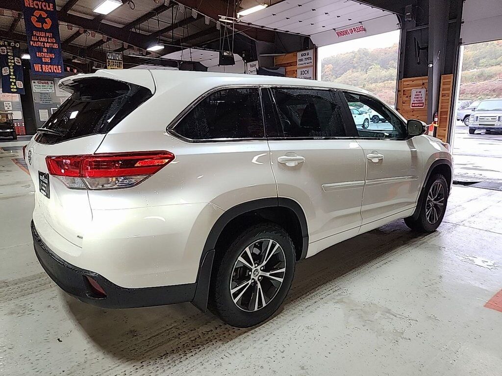 2018 Toyota Highlander LE Akron