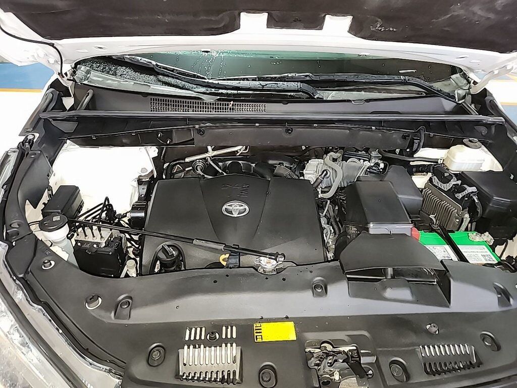 2018 Toyota Highlander LE Akron