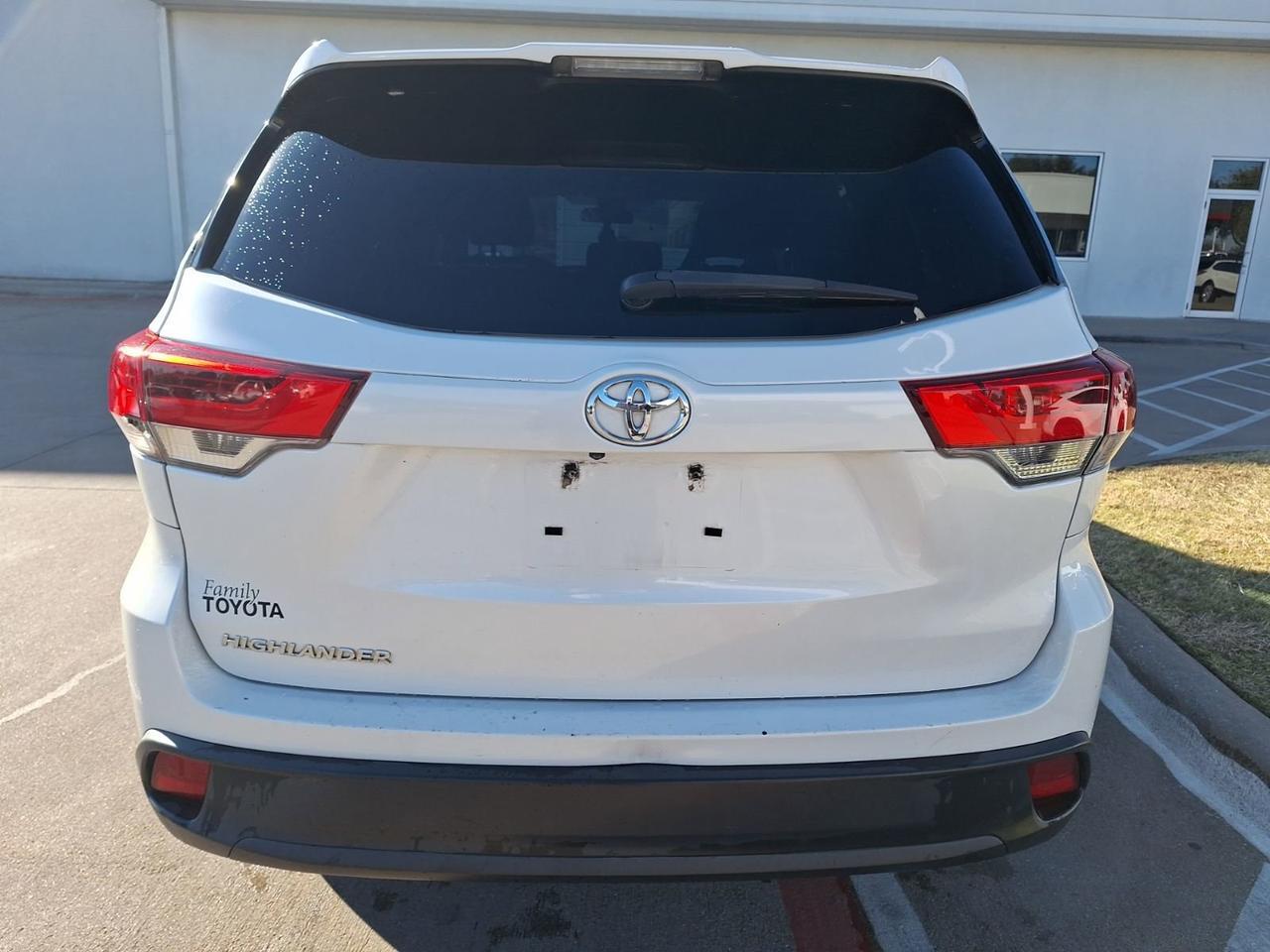 2018 Toyota Highlander LE Hurst TX