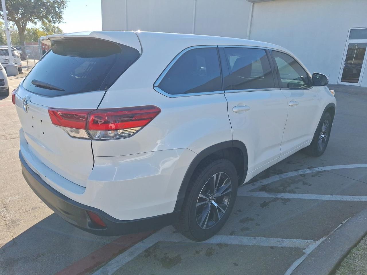 2018 Toyota Highlander LE Hurst TX