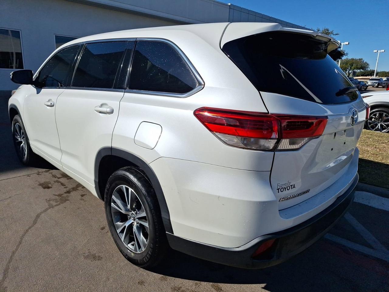 2018 Toyota Highlander LE Hurst TX