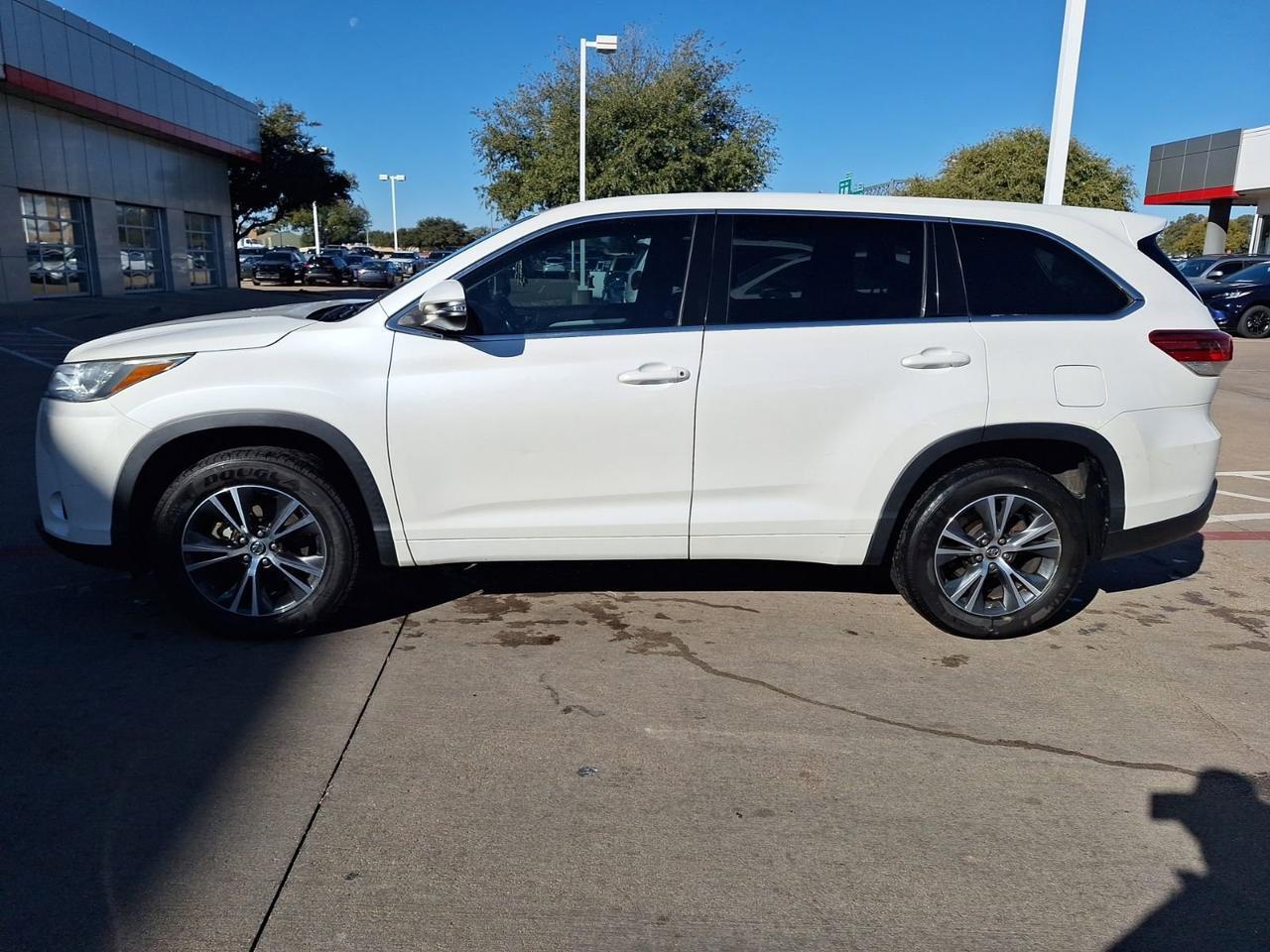 2018 Toyota Highlander LE Hurst TX