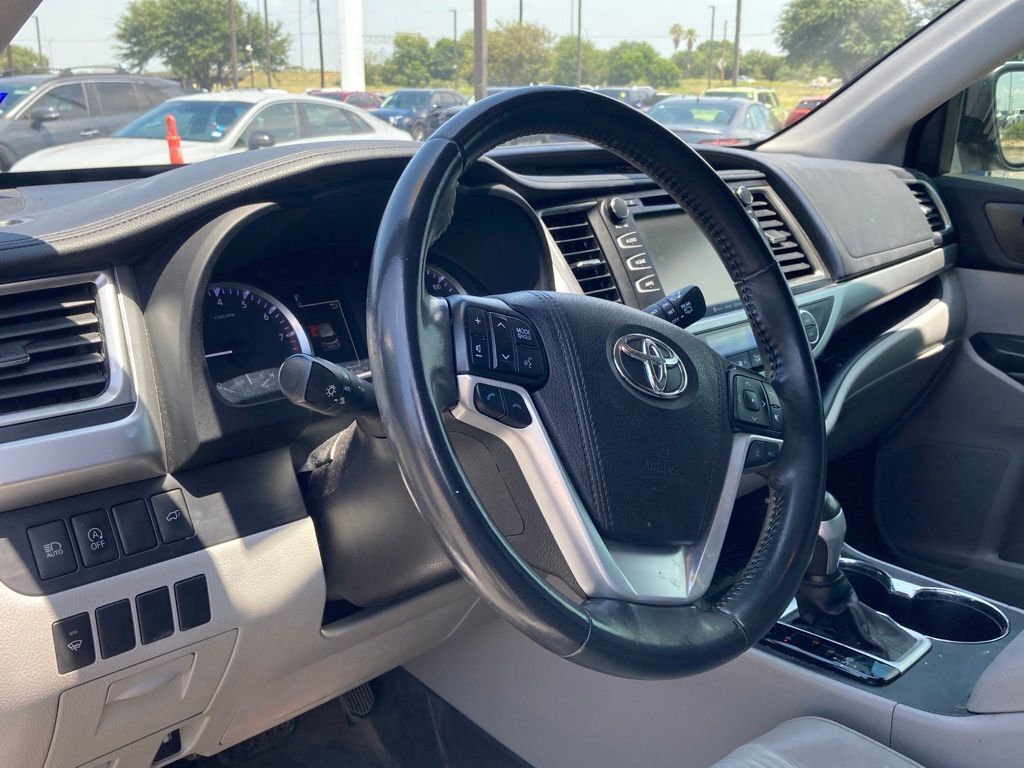 2018 Toyota Highlander LE Plus San Antonio TX