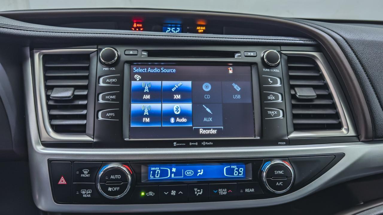 2018 Toyota Highlander LE Plus V6 AWD Tallmadge OH