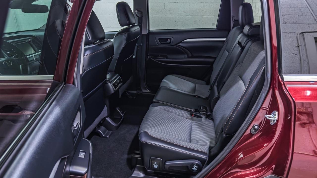 2018 Toyota Highlander LE Plus V6 AWD Tallmadge OH