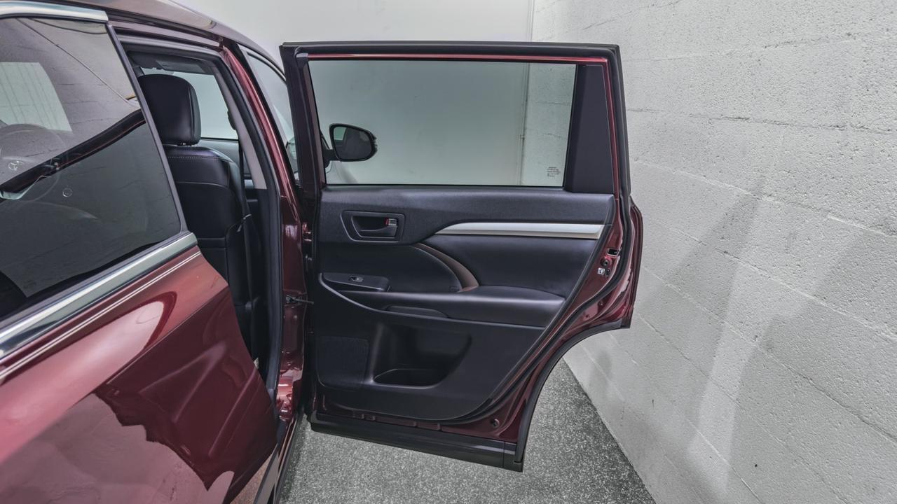 2018 Toyota Highlander LE Plus V6 AWD Tallmadge OH