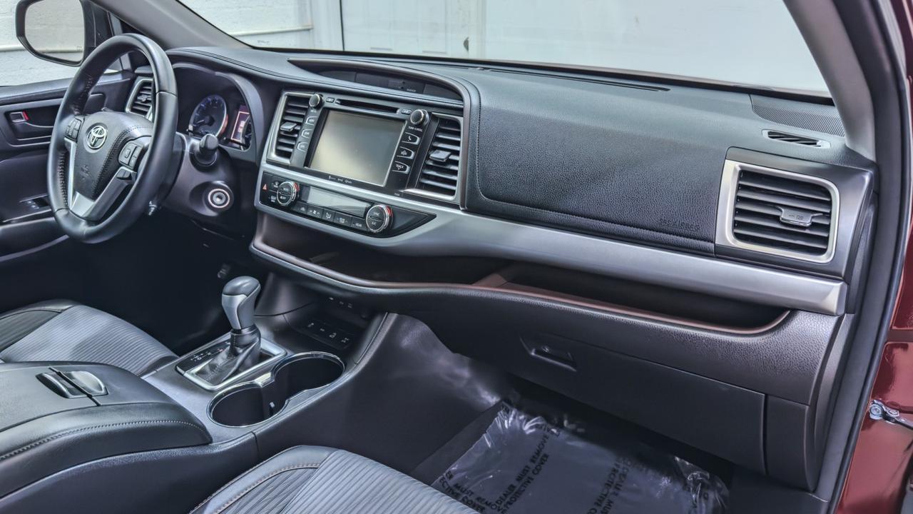 2018 Toyota Highlander LE Plus V6 AWD Tallmadge OH