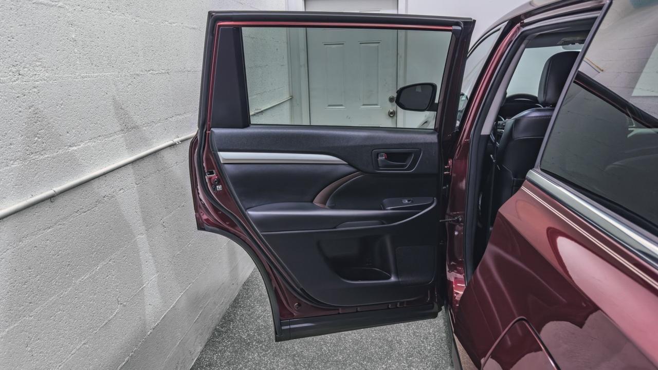 2018 Toyota Highlander LE Plus V6 AWD Tallmadge OH