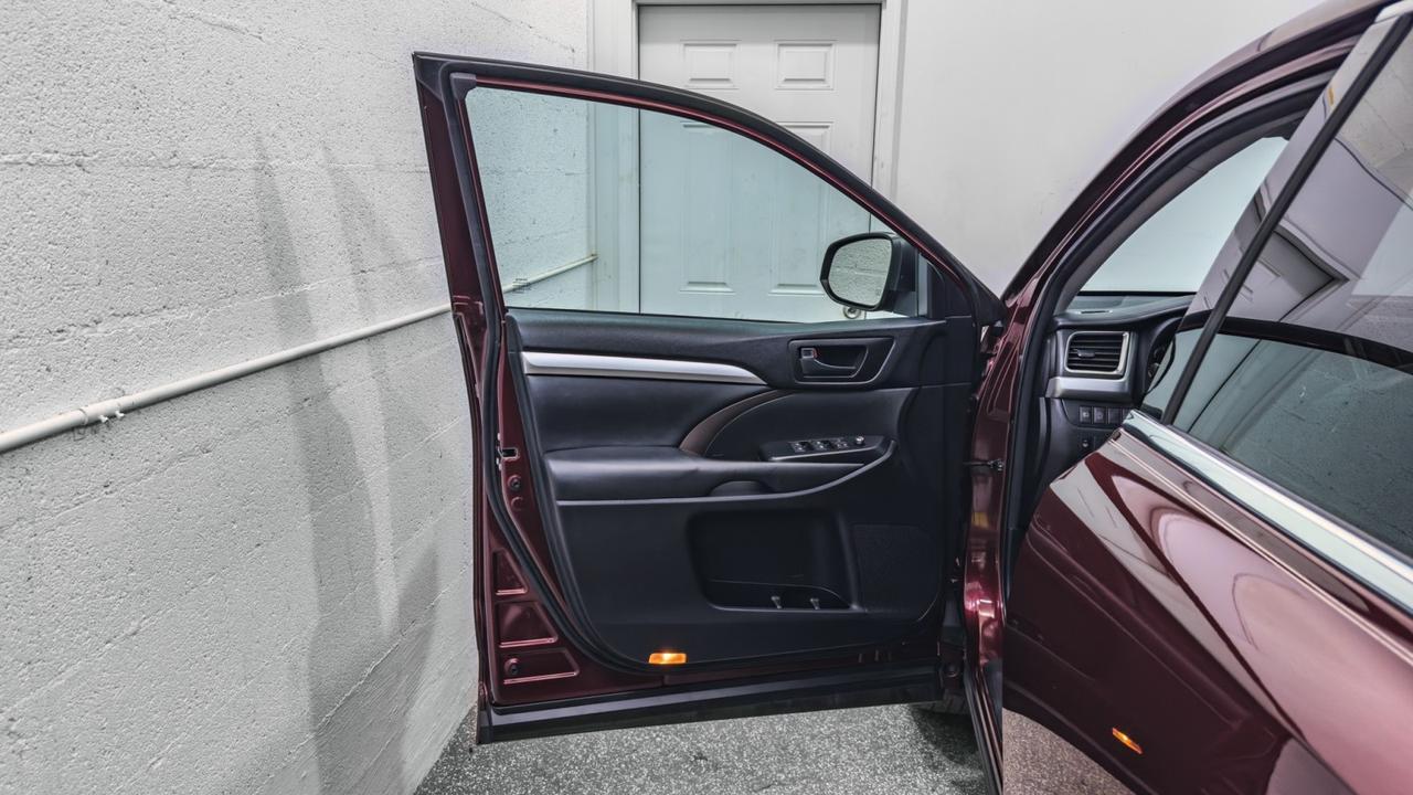 2018 Toyota Highlander LE Plus V6 AWD Tallmadge OH