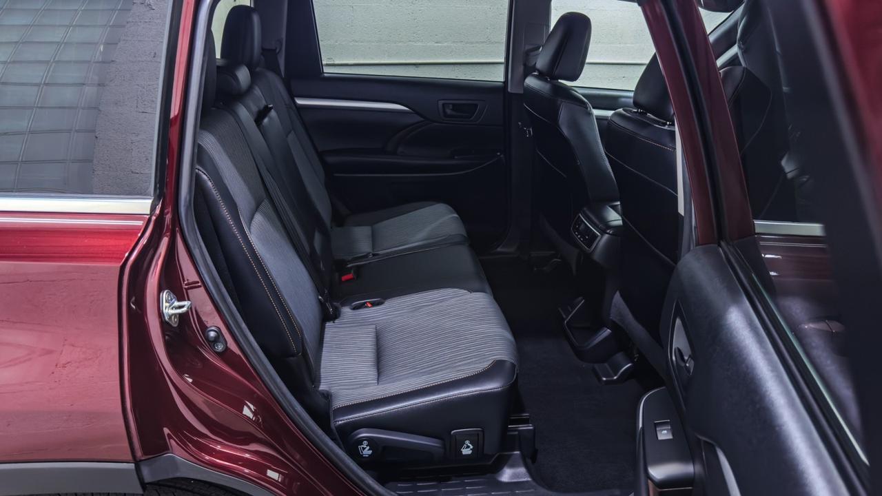2018 Toyota Highlander LE Plus V6 AWD Tallmadge OH