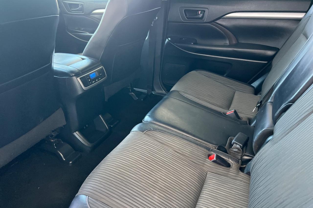 2018 Toyota Highlander LE Plus Ontario OR