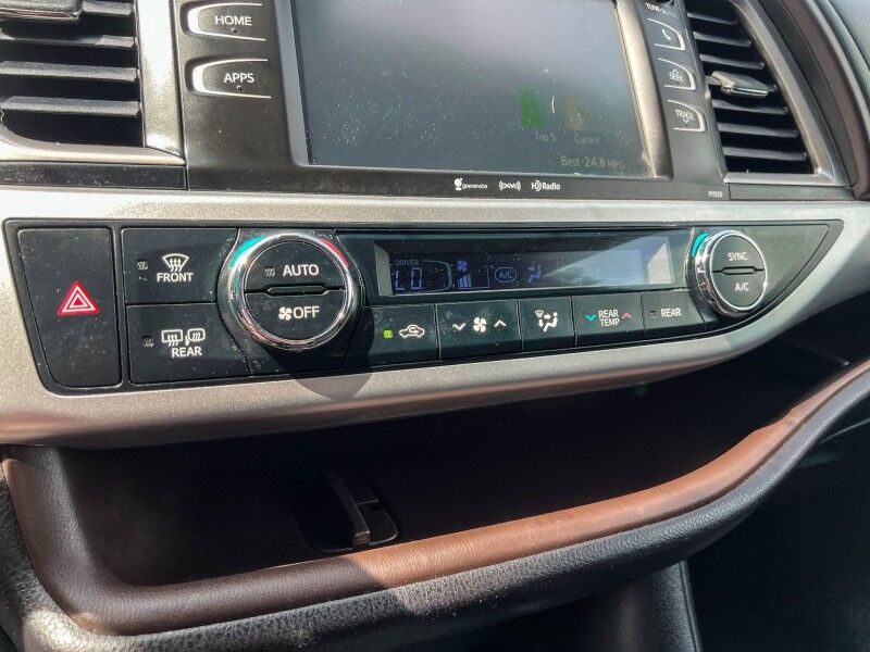2018 Toyota Highlander LE Plus Wilmington NC