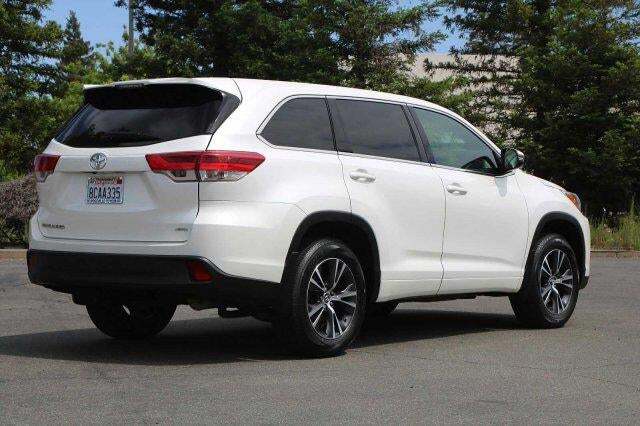 2018 Toyota Highlander LE Roseville CA