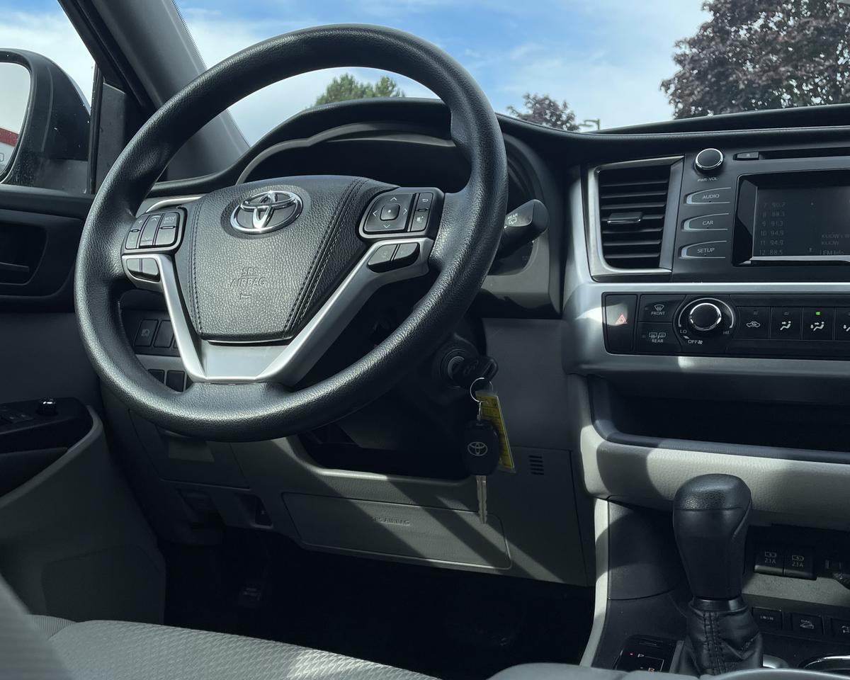 2018 Toyota Highlander LE Sport Utility 4D Port Orchard WA
