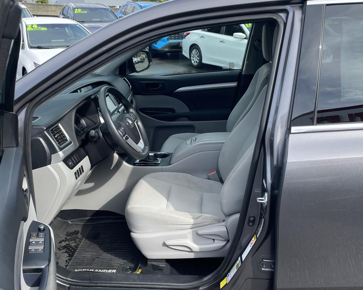 2018 Toyota Highlander LE Sport Utility 4D Port Orchard WA