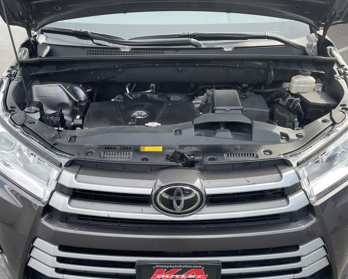 2018 Toyota Highlander LE Sport Utility 4D Port Orchard WA