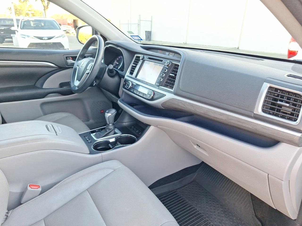 2018 Toyota Highlander Limited Hurst TX