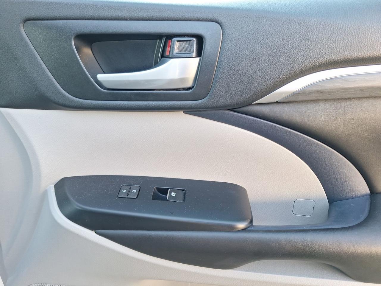 2018 Toyota Highlander Limited Hurst TX