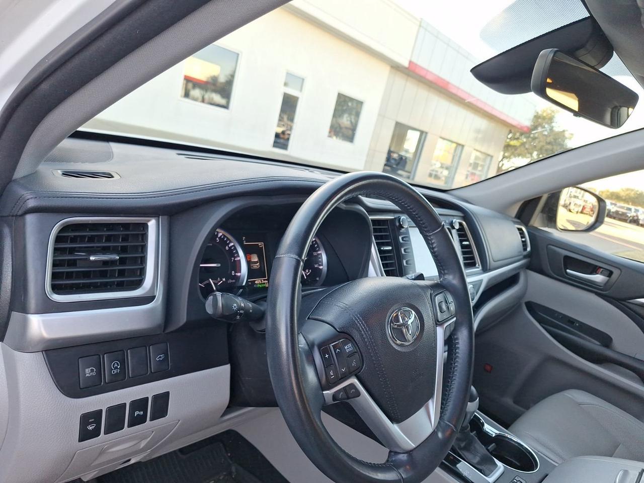 2018 Toyota Highlander Limited Hurst TX