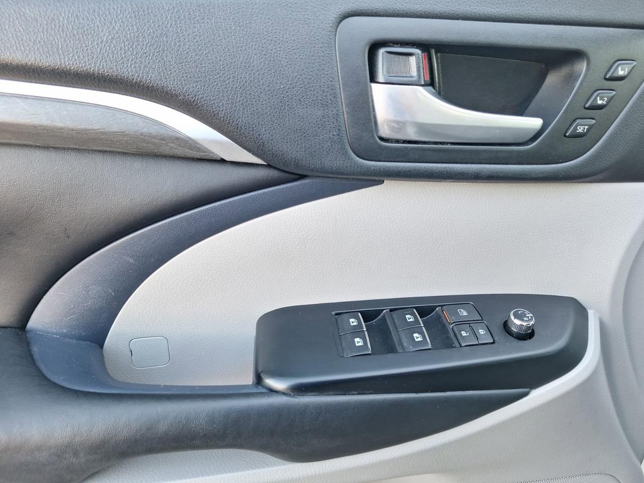 2018 Toyota Highlander Limited Hurst TX