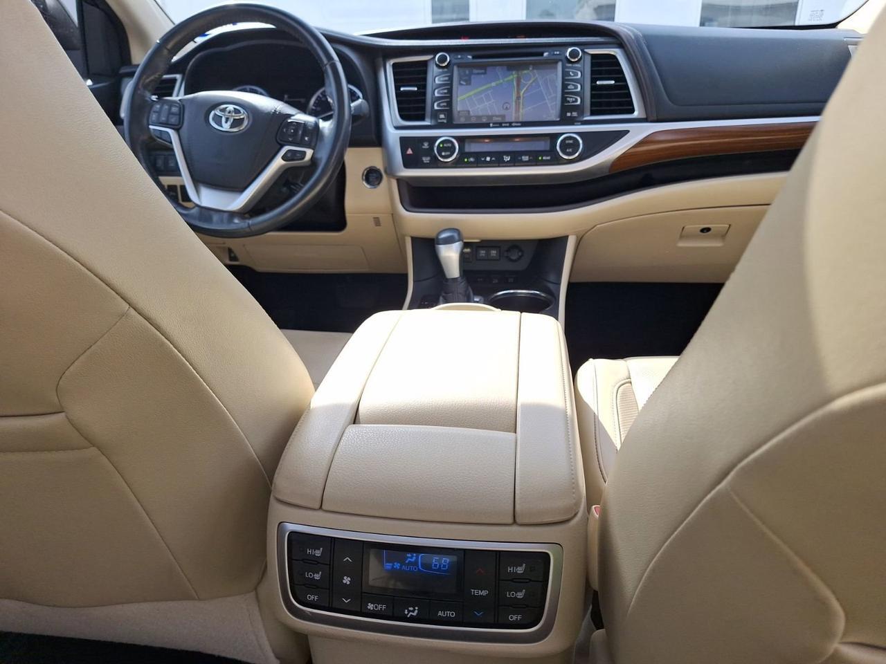 2018 Toyota Highlander Limited Platinum Hurst TX