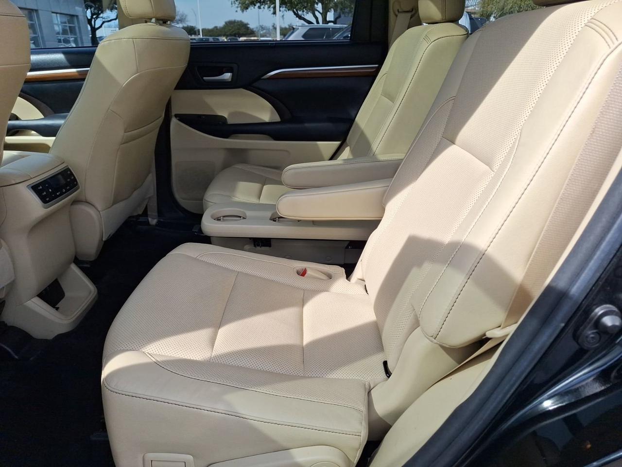 2018 Toyota Highlander Limited Platinum Hurst TX