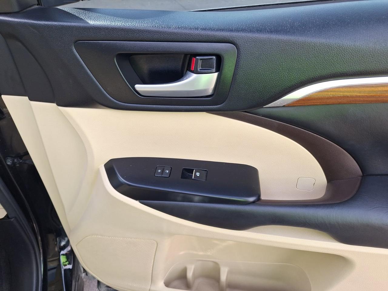 2018 Toyota Highlander Limited Platinum Hurst TX