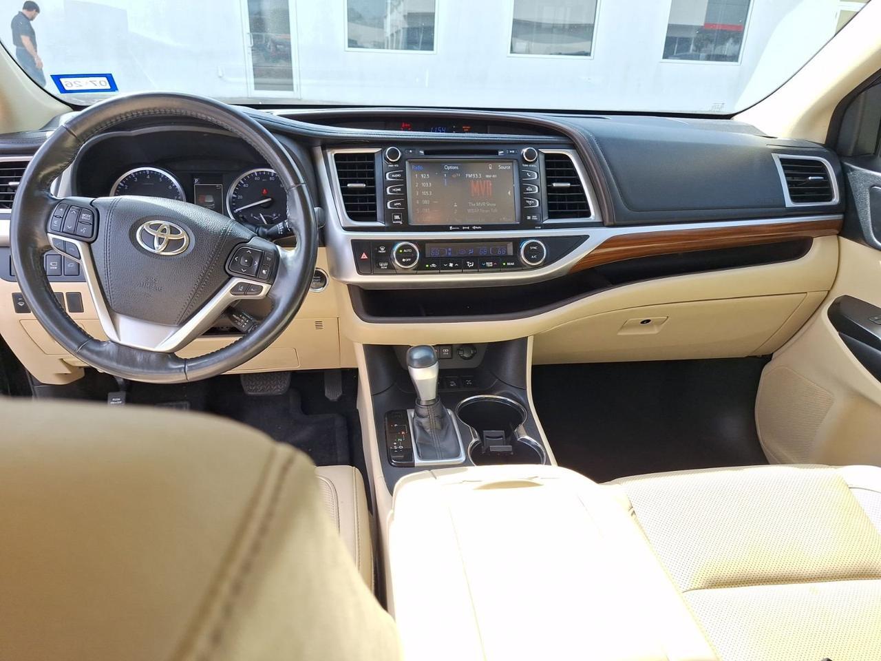 2018 Toyota Highlander Limited Platinum Hurst TX