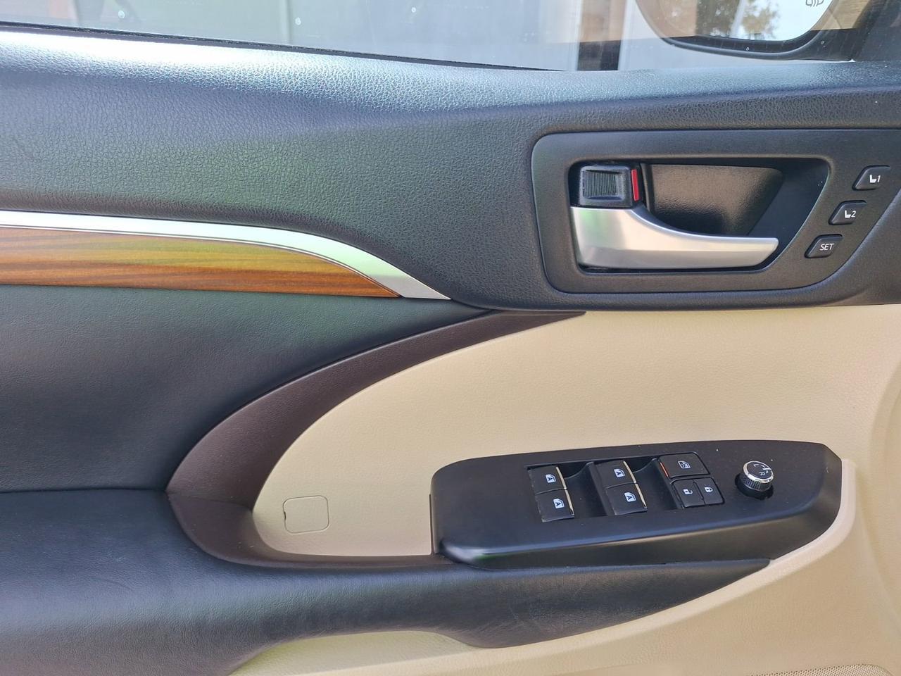 2018 Toyota Highlander Limited Platinum Hurst TX