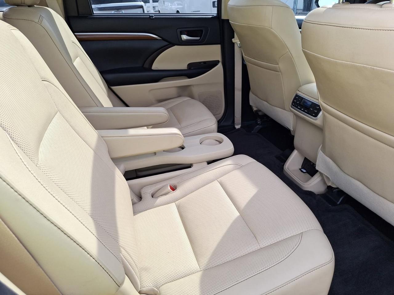 2018 Toyota Highlander Limited Platinum Hurst TX