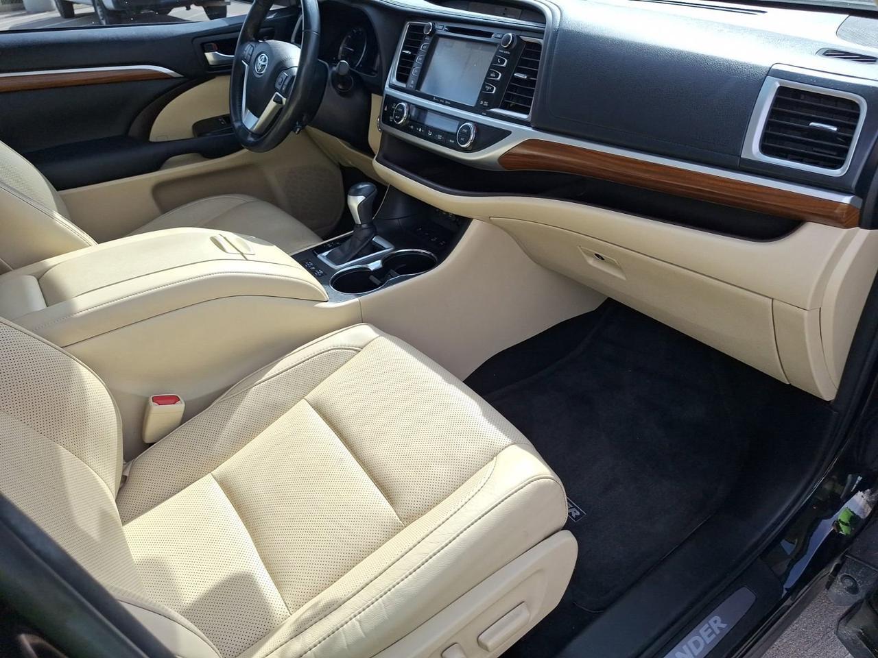 2018 Toyota Highlander Limited Platinum Hurst TX