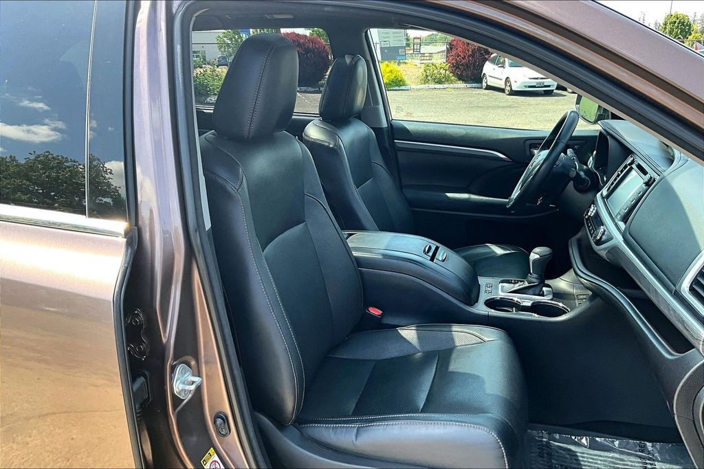 2018 Toyota Highlander Limited Platinum OR