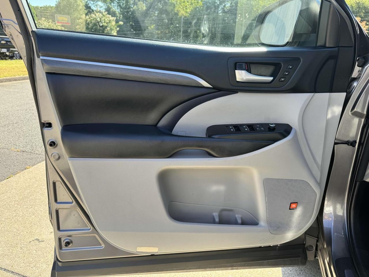 2018 Toyota Highlander Limited Platinum Fredericksburg VA