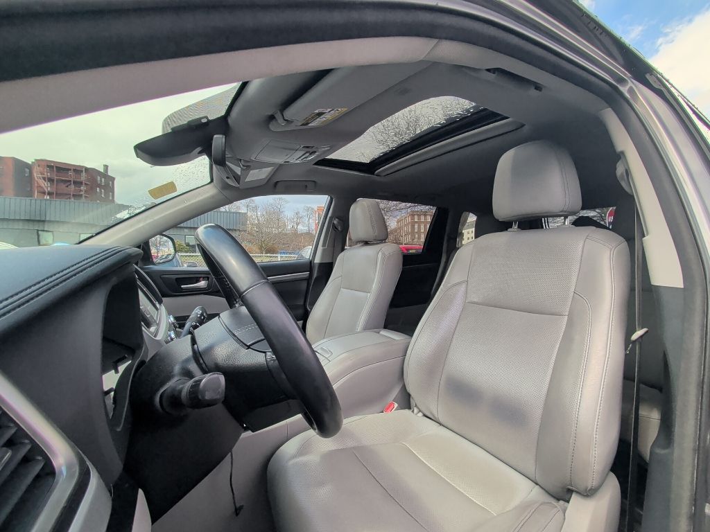 2018 Toyota Highlander Limited Worcester MA