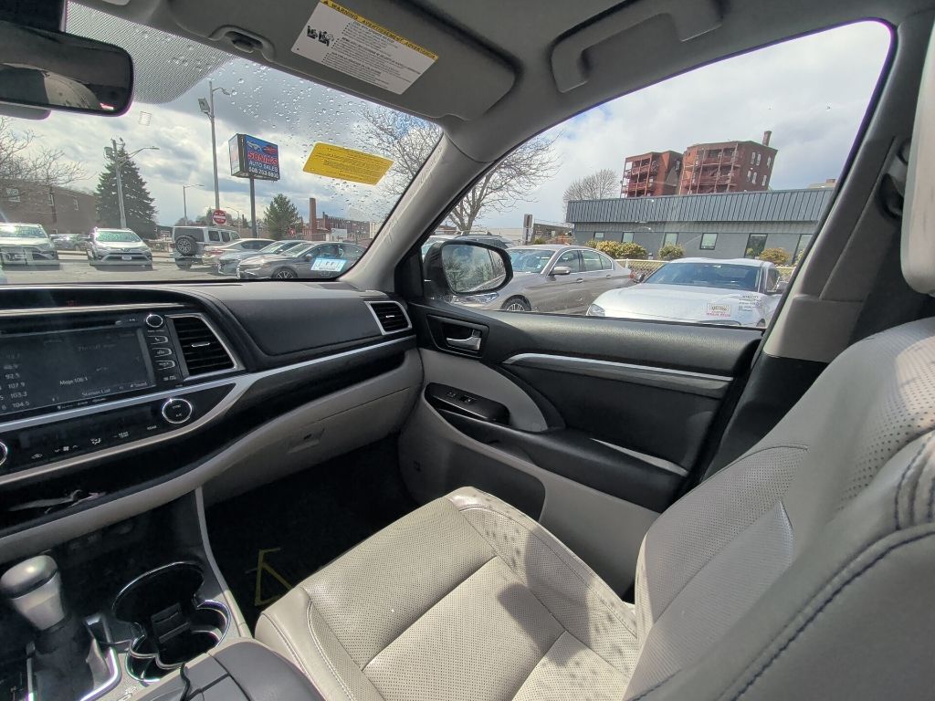 2018 Toyota Highlander Limited Worcester MA
