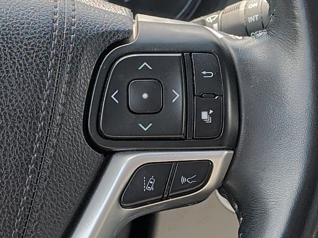 2018 Toyota Highlander Limited Worcester MA