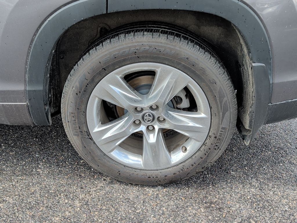2018 Toyota Highlander Limited Worcester MA