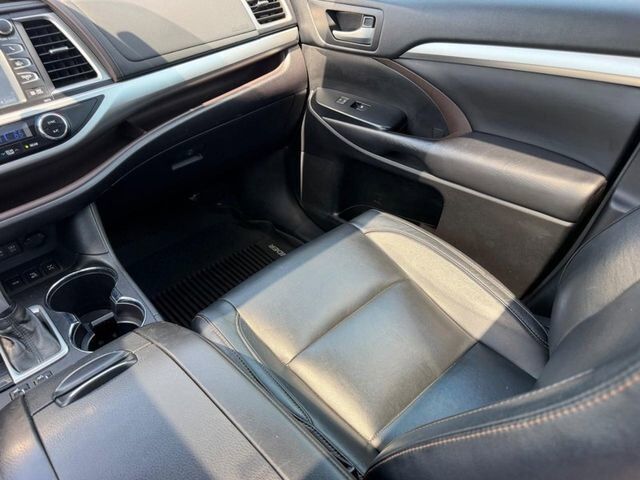 2018 Toyota Highlander SE Farmington MO