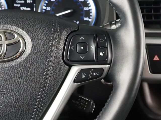 2018 Toyota Highlander XLE AWD *NAVIGATION, ADAPTIVE CRUISE, SAFETY ALERTS, BACKUP-CAMERA, COLOR TOUCHSCREEN, MOONROOF, LEATHER, HEATED SEATS, 2ND ROW CAPTAIN'S, POWER LIFTGATE, KEYLESS ENTRY, BLUETOOTH PHONE & AUDIO Round Rock TX
