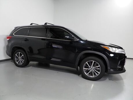 2018 Toyota Highlander XLE AWD *NAVIGATION, ADAPTIVE CRUISE, SAFETY ALERTS, BACKUP-CAMERA, COLOR TOUCHSCREEN, MOONROOF, LEATHER, HEATED SEATS, 2ND ROW CAPTAIN'S, POWER LIFTGATE, KEYLESS ENTRY, BLUETOOTH PHONE & AUDIO Round Rock TX