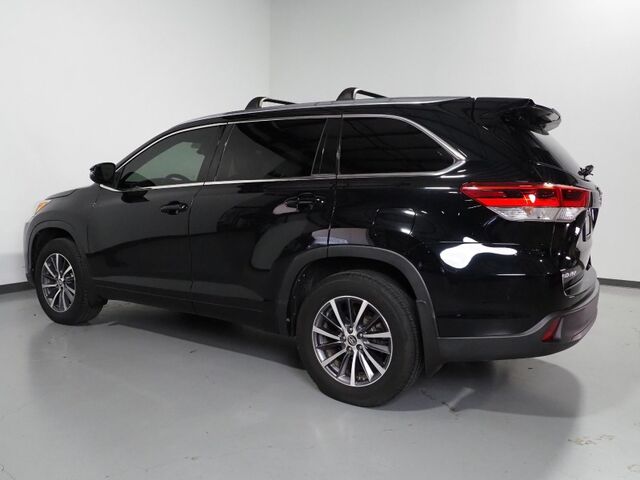 2018 Toyota Highlander XLE AWD *NAVIGATION, ADAPTIVE CRUISE, SAFETY ALERTS, BACKUP-CAMERA, COLOR TOUCHSCREEN, MOONROOF, LEATHER, HEATED SEATS, 2ND ROW CAPTAIN'S, POWER LIFTGATE, KEYLESS ENTRY, BLUETOOTH PHONE & AUDIO Round Rock TX