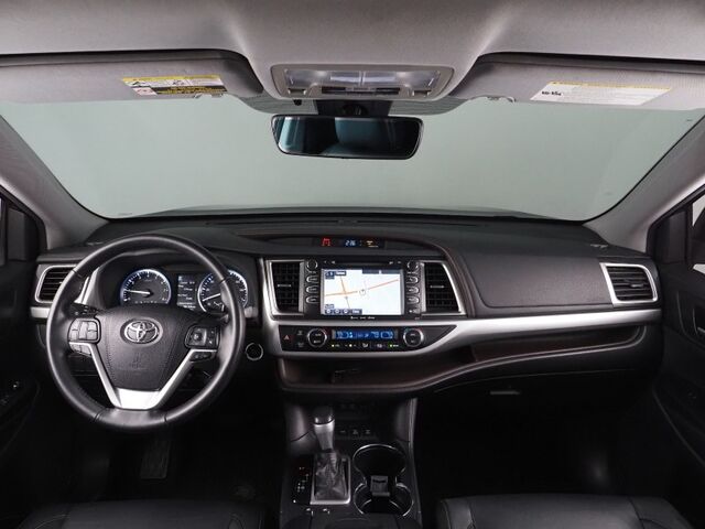 2018 Toyota Highlander XLE AWD *NAVIGATION, ADAPTIVE CRUISE, SAFETY ALERTS, BACKUP-CAMERA, COLOR TOUCHSCREEN, MOONROOF, LEATHER, HEATED SEATS, 2ND ROW CAPTAIN'S, POWER LIFTGATE, KEYLESS ENTRY, BLUETOOTH PHONE & AUDIO Round Rock TX