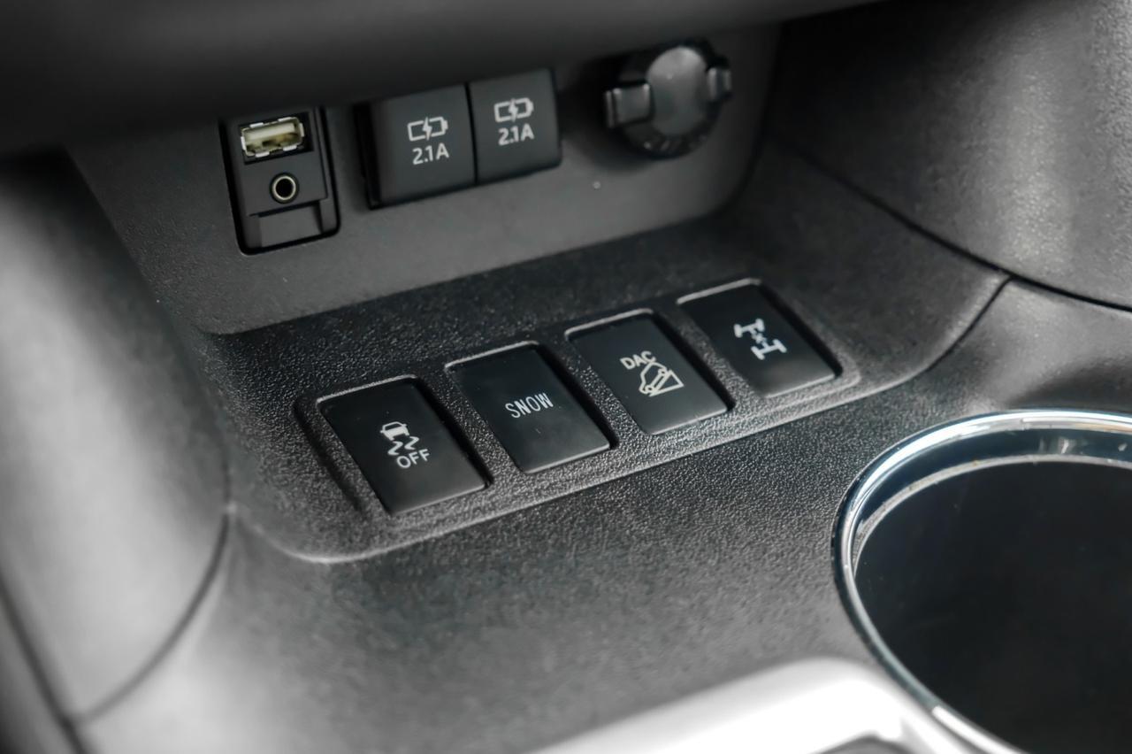 2018 Toyota Highlander XLE AWD V6 BLIND SPOT MONITOR TOYOTA SAFETY SENSE NAVIGATION SUNROOF LEATHER SEATS Carrollton TX