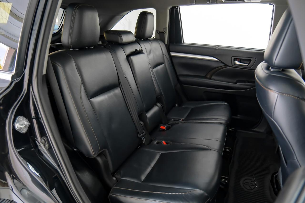 2018 Toyota Highlander XLE AWD V6 BLIND SPOT MONITOR TOYOTA SAFETY SENSE NAVIGATION SUNROOF LEATHER SEATS Carrollton TX