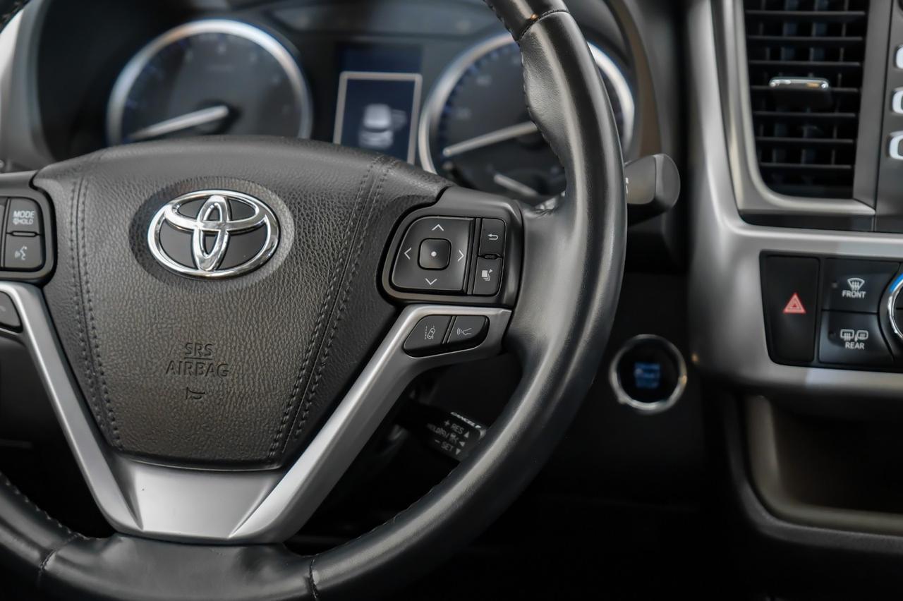 2018 Toyota Highlander XLE AWD V6 BLIND SPOT MONITOR TOYOTA SAFETY SENSE NAVIGATION SUNROOF LEATHER SEATS Carrollton TX