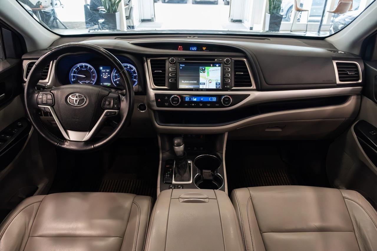 2018 Toyota Highlander XLE Gladstone OR