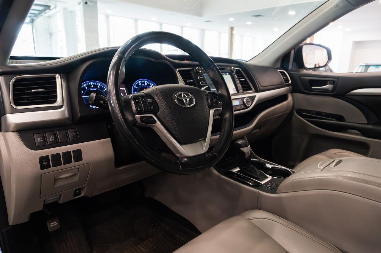 2018 Toyota Highlander XLE Gladstone OR
